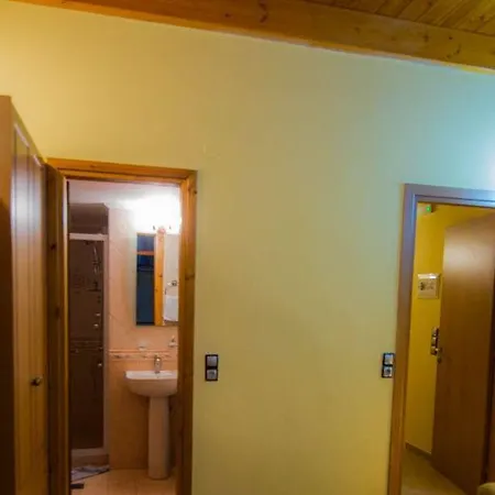 Milli * Hriszí Aktí Haniá