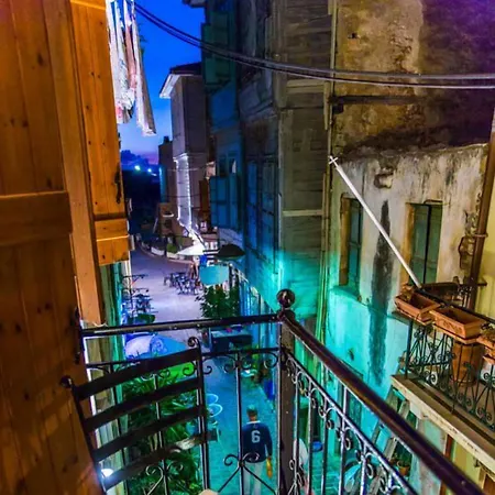 Milli * Hriszí Aktí Haniá